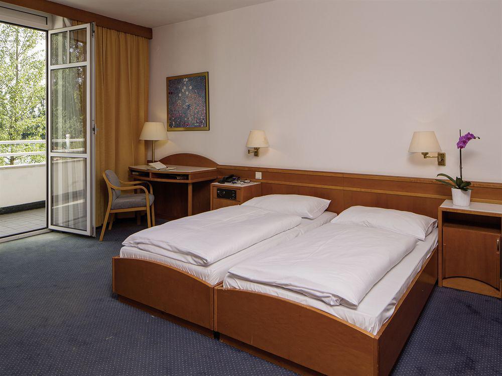 Seehotel Bock-Brunn Brunn am Gebirge Zewnętrze zdjęcie